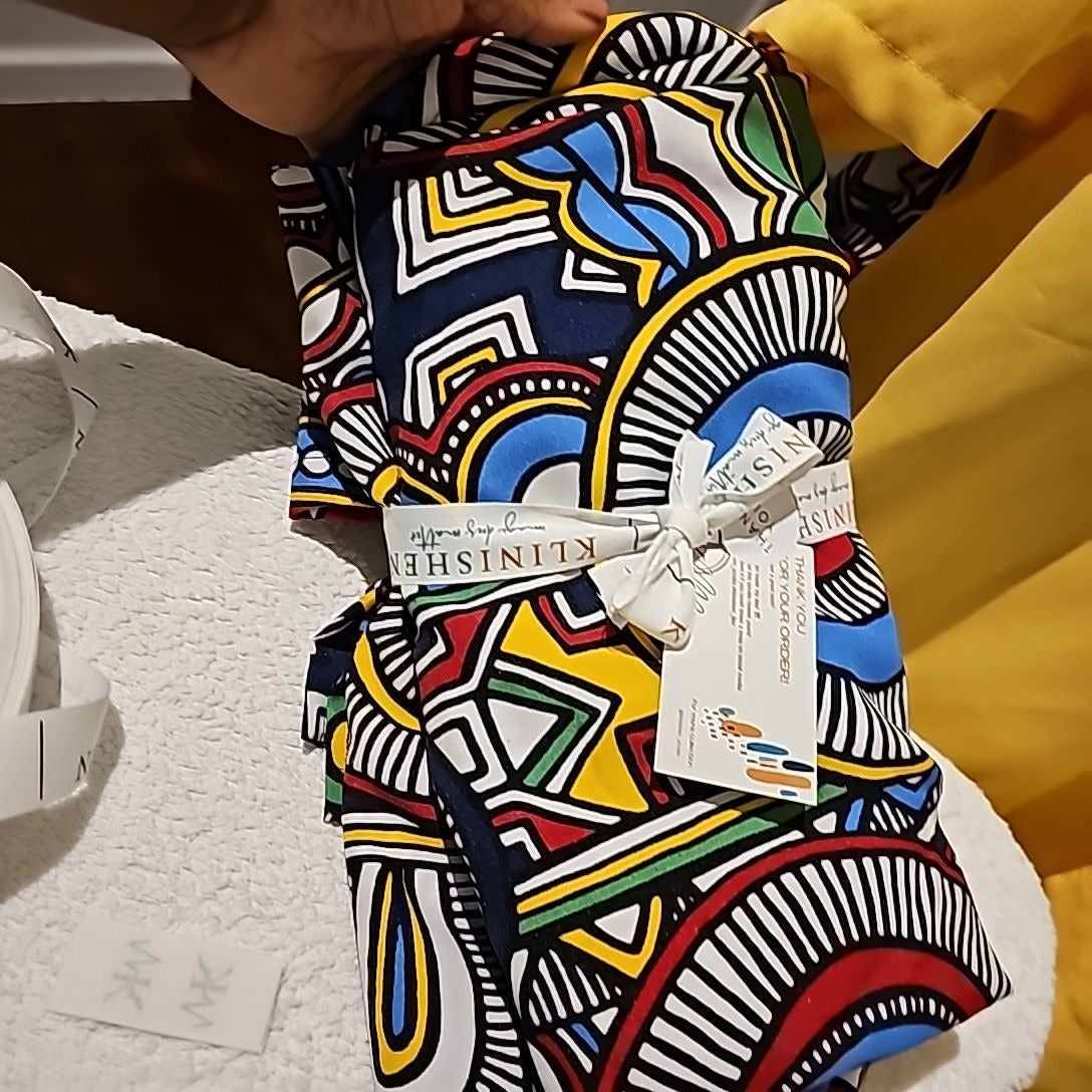 Geometric™Printed Scrubs tops